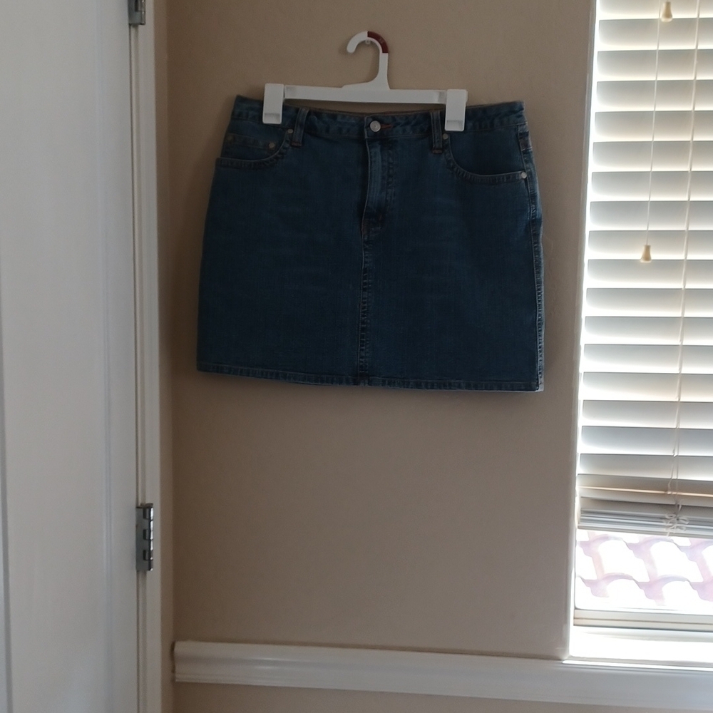 - Junior  skirts